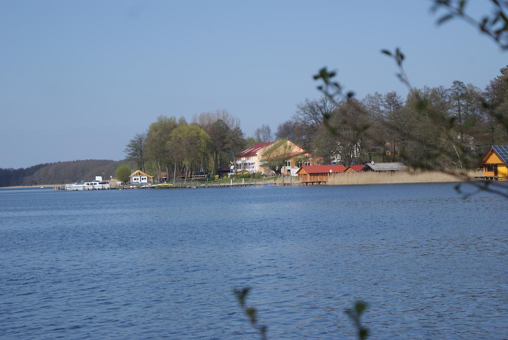 Strandhotel Миров Екстериор снимка